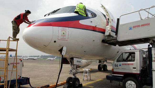 Самолет Superjet-100. Архив