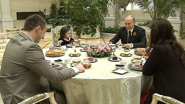Путин сдержал обещание и встретил в Кремле девочку Соню из Пскова