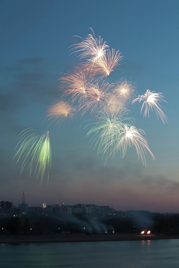 Праздничный салют в День Победы в Новосибирске