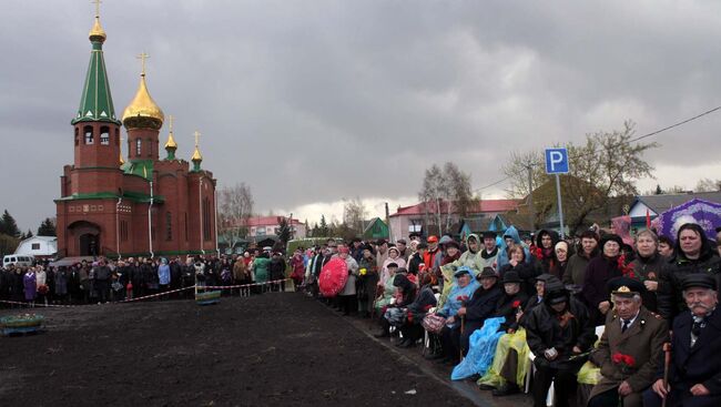 В Калачинске открыли памятник 30-й отдельной лыжной стрелковой бригаде