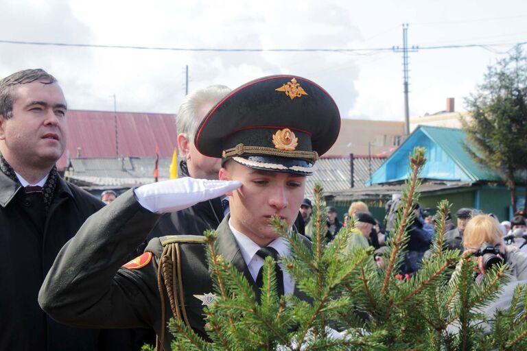 В Калачинске открыли памятник 30-й отдельной лыжной стрелковой бригаде