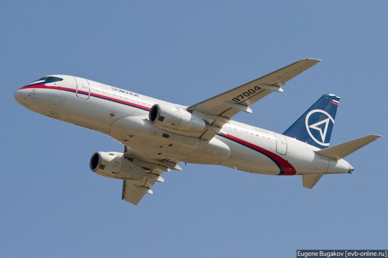 Демонстрационный полет на МАКСе разбившегося самолета SuperJet-100