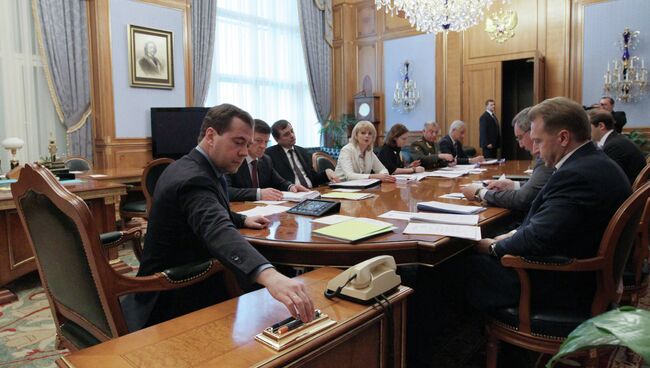 Д.Медведев проводит совещание по реализации поручений президента РФ