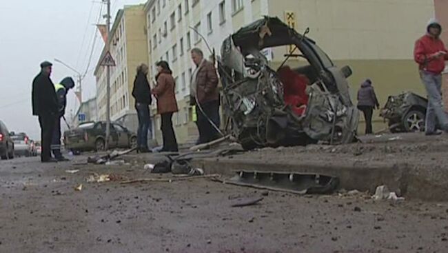 Хонду разорвало на части после удара о фонарный столб 