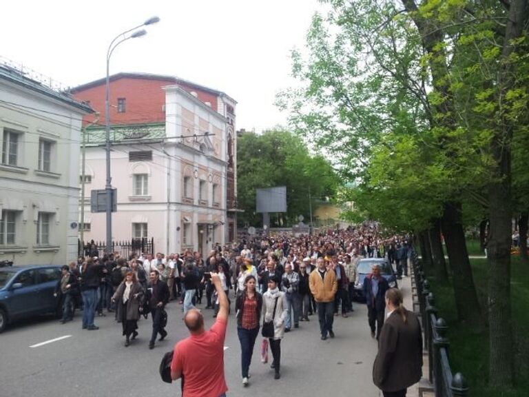 Акция Контрольная прогулка писатели Москва репортер