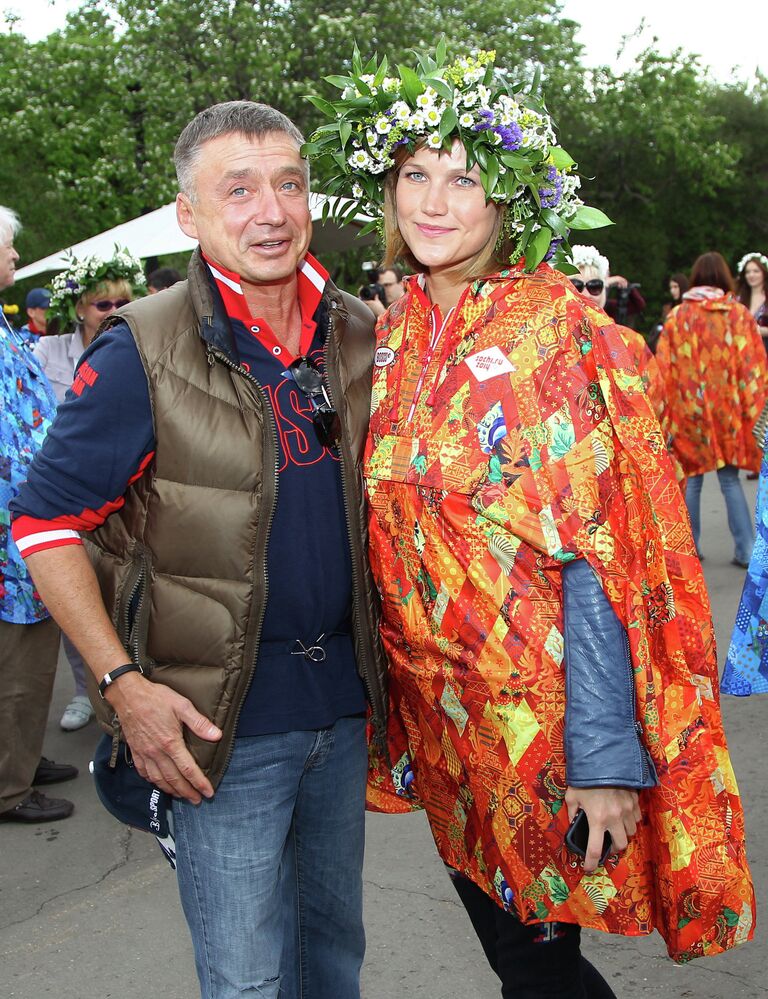 Воскресник фестиваля искусств Черешневый лес в ЦПКиО им. Горького