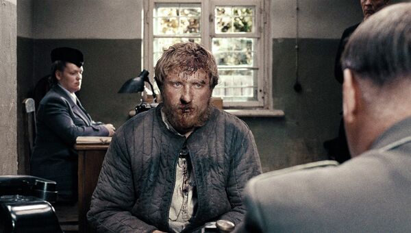 Кадр из фильма В тумане Сергея Лозницы 