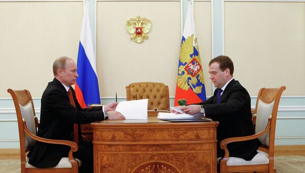 Встреча В. Путина и Д. Медведева в Кремле