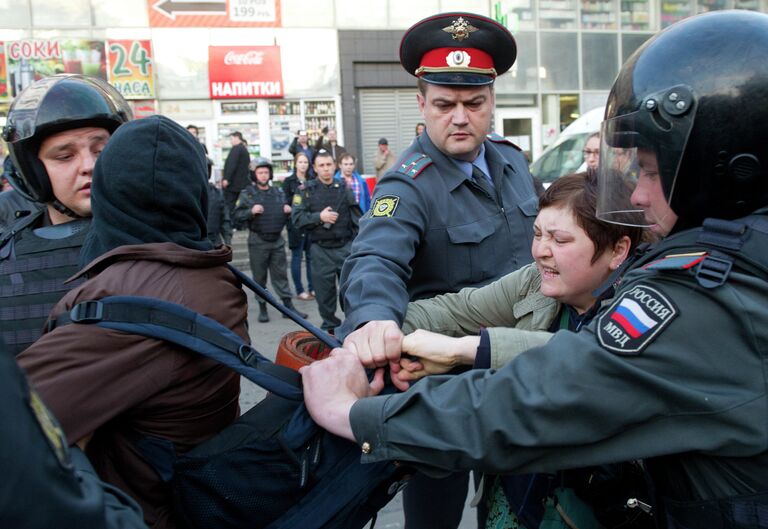 Лагерь оппозиции на Чистых прудах разогнан полицией