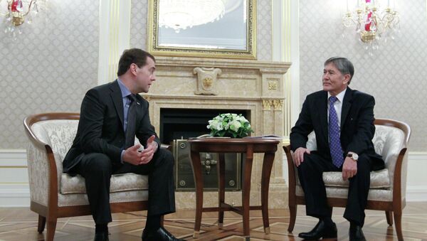 Встреча Д. Медведева А. Атамбаева. Архивное фото