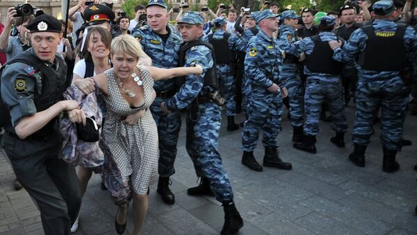 Задержания участников акции оппозиции у метро Баррикадная