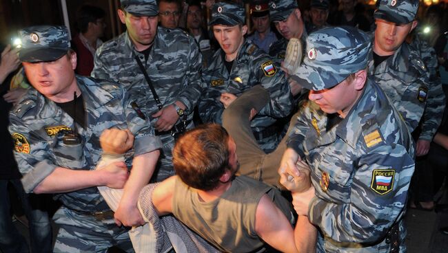 Задержание участников акции протеста оппозиции на Старом Арбате