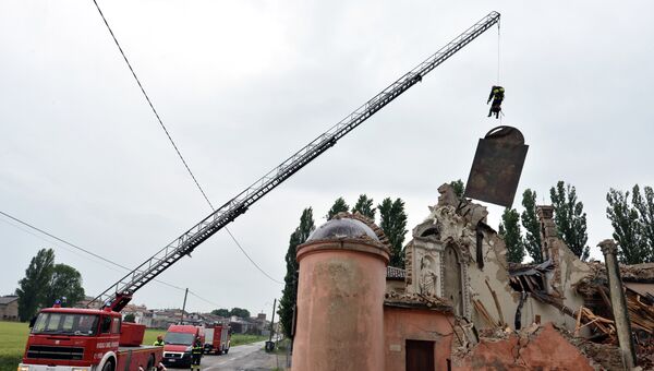 Число жертв землетрясения на севере Италии увеличилось до семи человек