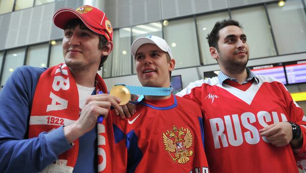 Сборная России по хоккею вернулась в Москву после победы на ЧМ