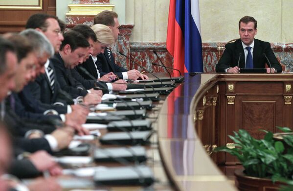 Премьер-министр РФ Д.Медведев провел первое заседание нового кабинета министров РФ