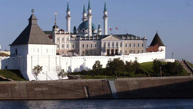 Вид на Казанский Кремль с Волги. Архив