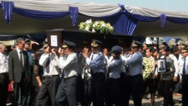  В Индонезии простились с жертвами катастрофы SuperJet-100 
