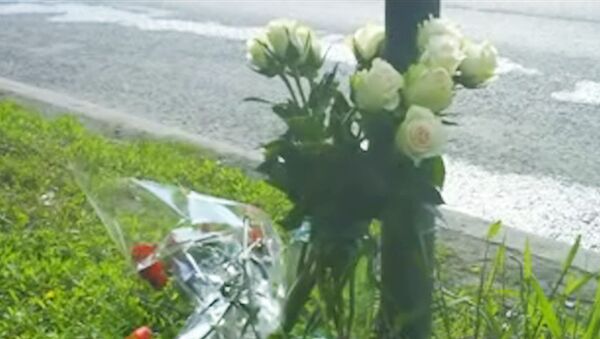На месте трагической аварии в центре Москвы появились цветы