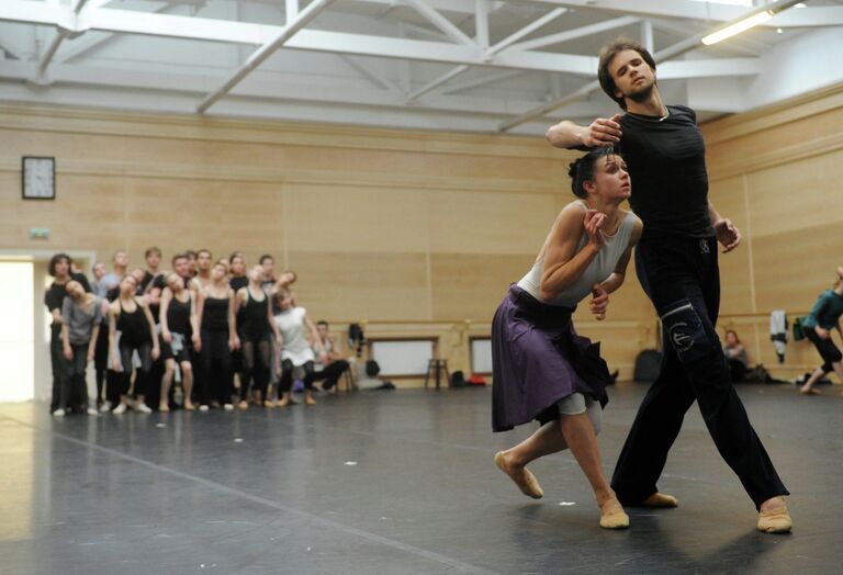 Репетиция балета Бориса Эйфмана Роден Репетиция балета Бориса Эйфмана Роден