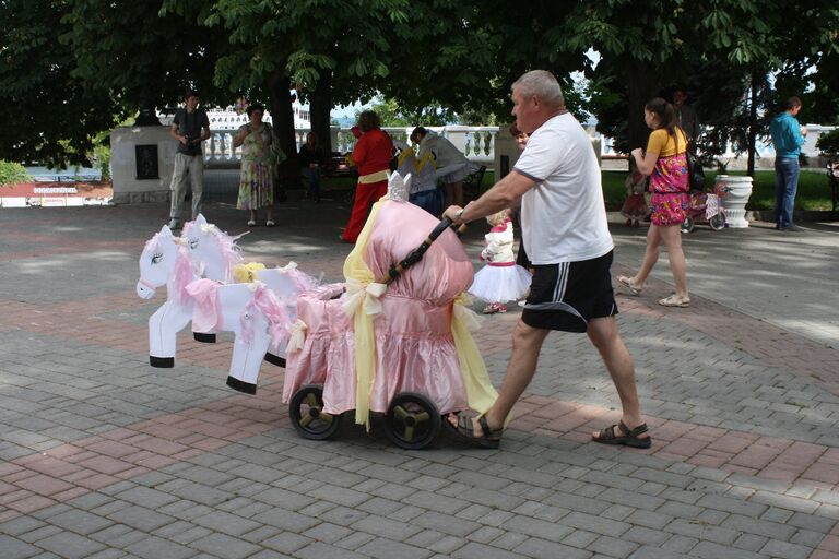 Парад колясок в Севастополе