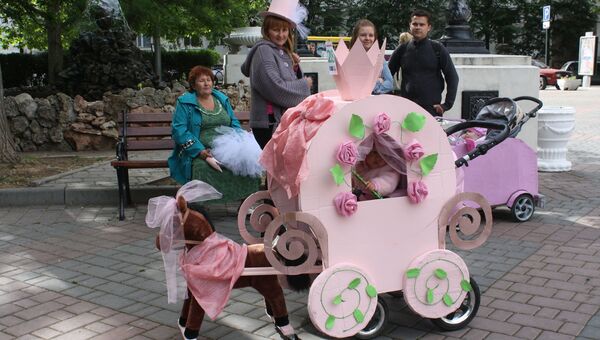 Парад колясок в Севастополе