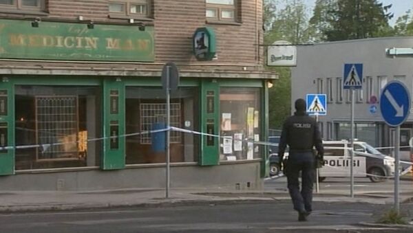 Финские полицейские оцепили место, где неизвестный стрелял по людям 