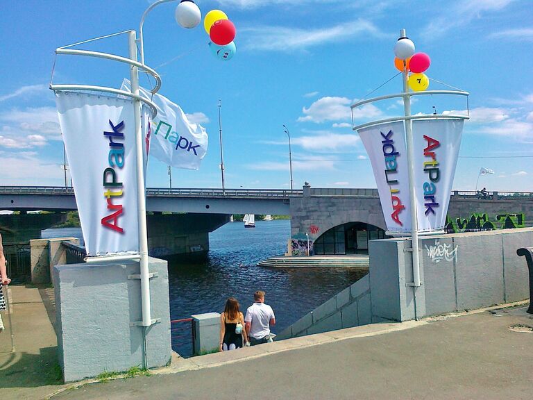 Вход в Артпарк под Гаванским мостом, который официально откр