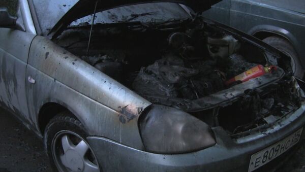 Два автомобиля сгорели во дворах на востоке Москвы