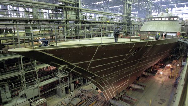 Строительство корабля на предприятии Северная верфь. Архив