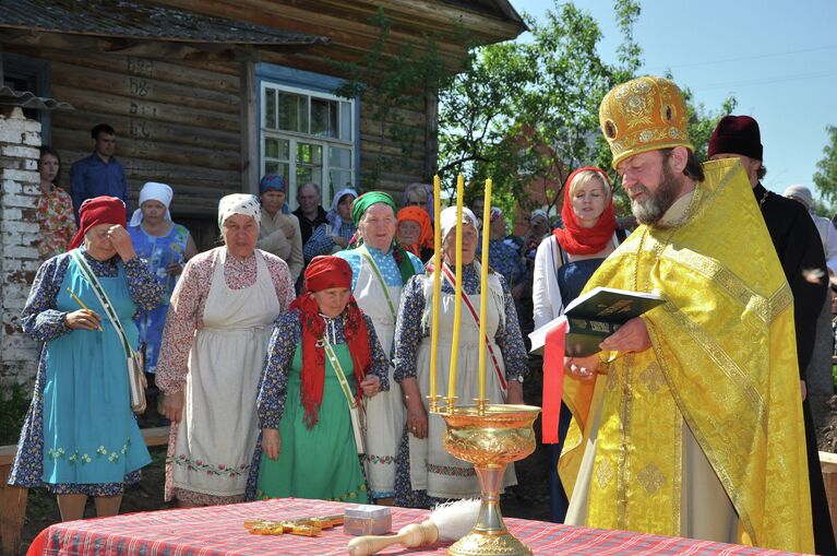 Молебен на месте строительства церкви в селе Бураново