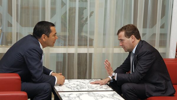 Премьер-министр РФ Д.Медведев встретился с премьер-министром Киргизии О.Бабановым. Архив
