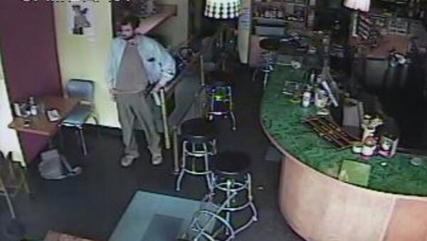 Неизвестный открыл стрельбу в кофейне Сиэтла в США, два человека убиты