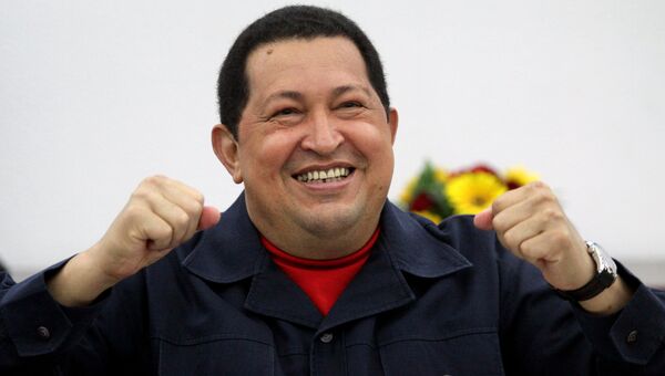 Своему трехмиллионному подписчику в Twitter Чавес подарил дом