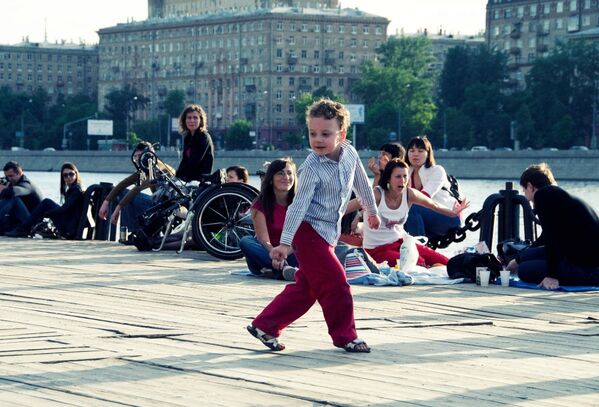 Танцы у Андреевского моста
