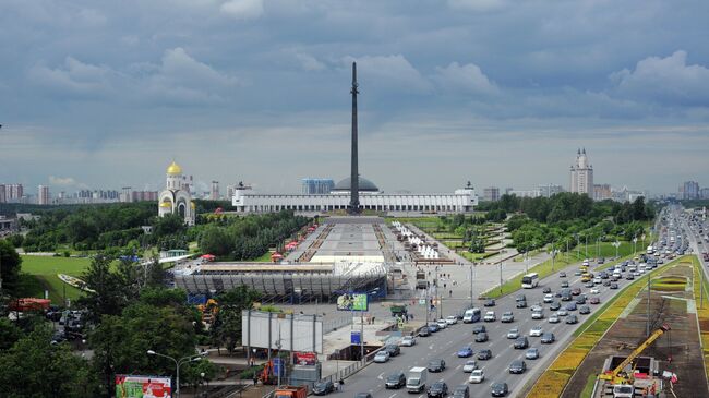 Вид на мемориальный комплекс на Поклонной горе и Кутузовский проспект. Архивное фото