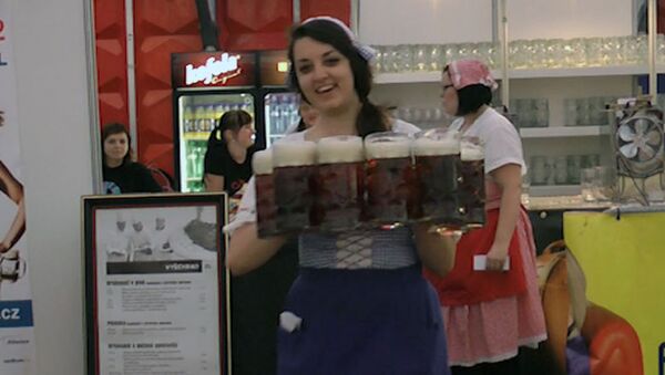 Двести тысяч литров чешского пива выпили посетители фестиваля в Праге