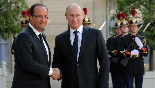 Путин и Олланд в Париже. Архивное фото