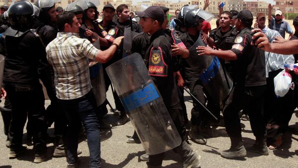 Беспорядки в Каире после оглашения приговора Мубараку