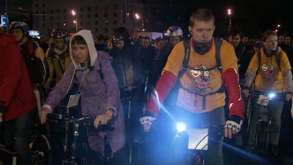 Штормовое предупреждение не остановило участников Московской велоночи