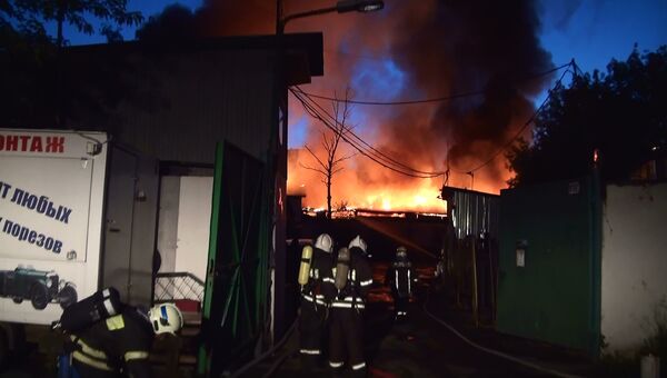 Пожар на складе на ул. Народного ополчения