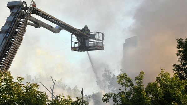 Крупный пожар на складе стройматериалов в Москве     