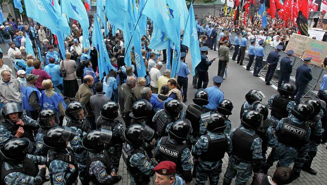 Акции сторонников и противников русского языка в Киеве, Украина