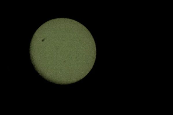 Прохождение Венры по диску Солнца. Съемка через темное защитное стекло