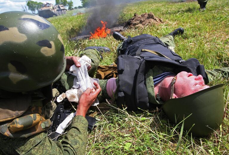 Занятия по боевой подготовке военнослужащих на полигоне Хмелевка в Калининградской области