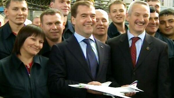 Медведев получил в подарок лучший в мире бомбардировщик