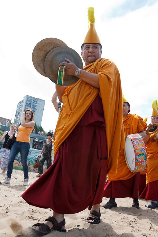 В Самаре в очередной раз буддистские монахи после многодневн