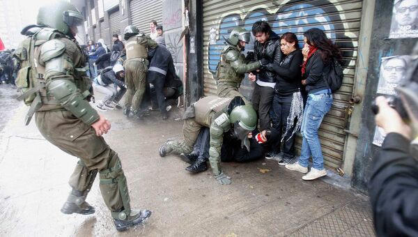 Акция противников Пиночета переросла в беспорядки в Чили