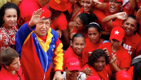 Сторонники вышли поздравить Чавеса со статусом кандидата в президенты
