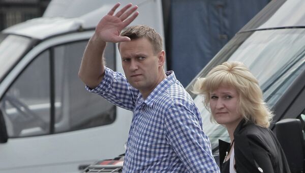 Оппозиционеры Алексей Навальный, Илья Яшин и телеведущая Ксения Собчак прибыли в Следственный комитет на допрос