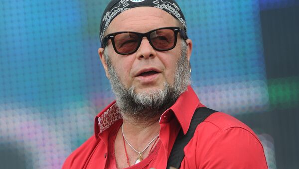 Лидер группы Аквариум Борис Гребенщиков выступает на международном музыкальном фестивале Рок над Волгой